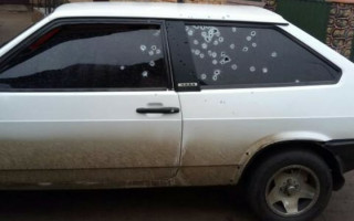 Невідомий з мисливської зброї обстріляв автомобілі на трасі: є подробиці