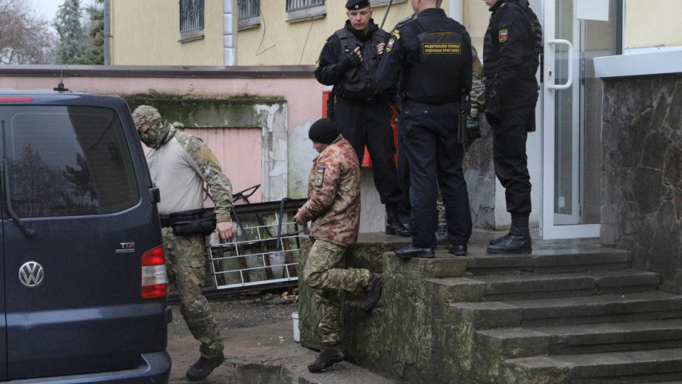 Суд над моряками: пленные украинцы уже находятся в Москве