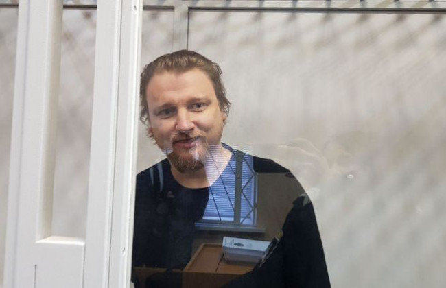 Суд избирает меру пресечения известным блогеру и политтехнологу