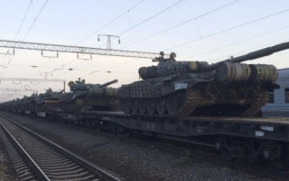 Колону нових російських танків зафіксували на Донбасі: є подробиці