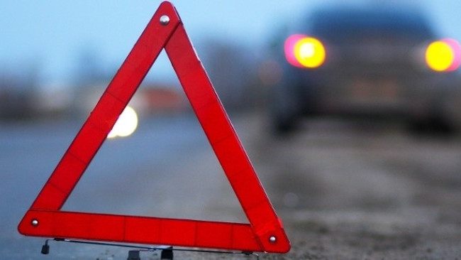 В Днепре автомобиль полицейских сбил девушку