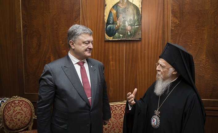 Томос для Украины: Порошенко назвал сроки проведения объединительного собора