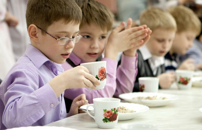 Кормят плесенью: еще один детсад попал в скандал