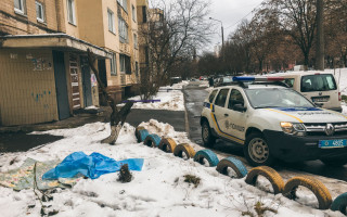 В Киеве 83-летний пенсионер выбросился из окна многоэтажки