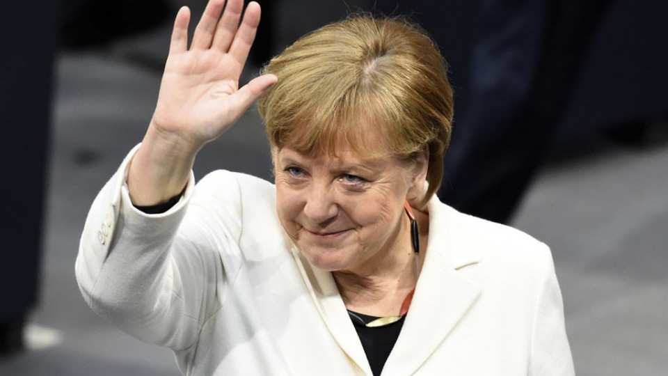 Канцлер Германии Ангела Меркель покинула пост лидера своей партии