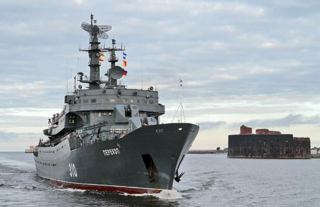 Кількість російських бойових кораблів та катерів в Азовському морі стрімко зростає