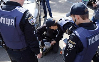 Ще один бойовик здався українським копам