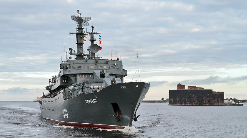 Кількість російських бойових кораблів та катерів в Азовському морі стрімко зростає