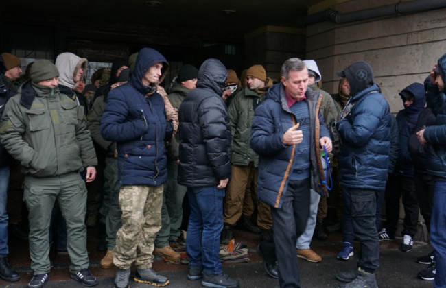 Центр Днепра охватили массовые беспорядки