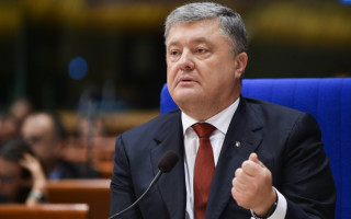 Это война: Порошенко обратился к Путину с жестким заявлением
