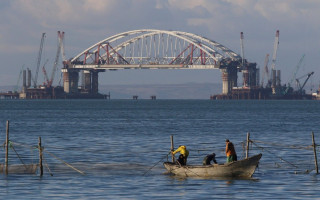 Украинцы пытались повредить Крымский мост: заявление ФСБ
