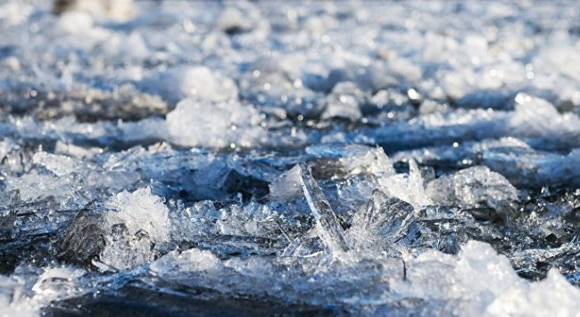 Тело женщины подняли со дна озера в Киеве