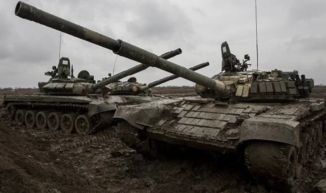 Две колонны российских танков тайно зашли в Донецк