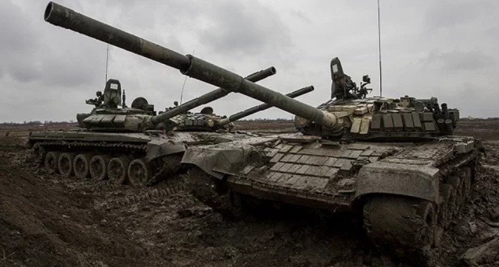 Две колонны российских танков тайно зашли в Донецк
