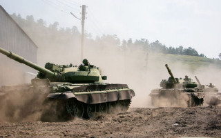 Велику кількість російських танків фіксують на кордоні з Україною: всі подробиці