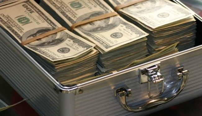 Отримав хабар в півмільйона доларів: у Києві судять чиновника