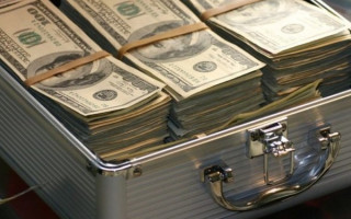 Отримав хабар в півмільйона доларів: у Києві судять чиновника