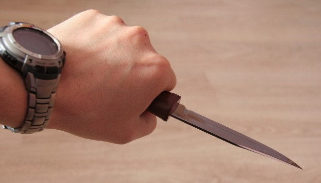 Перерезал горло: мужчина жестоко убил собственную мать