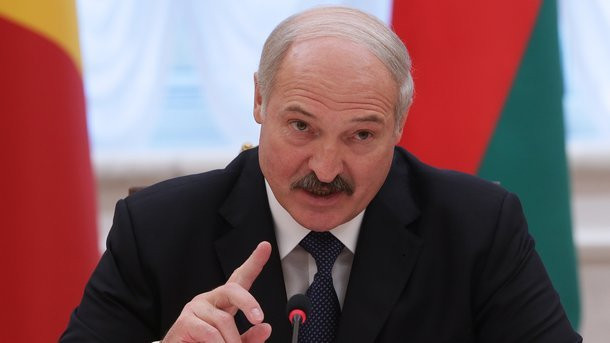 Лукашенко резко ответил на намеки Медведева о присоединении Беларуси к РФ