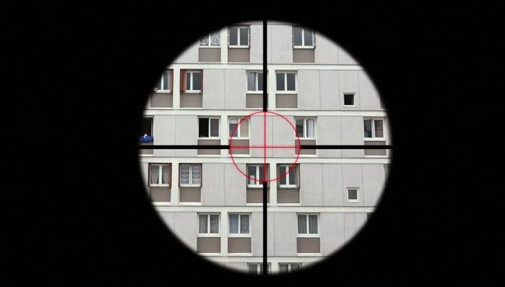 У Києві судитимуть жінку, яка пострілом з вікна поранила дівчину