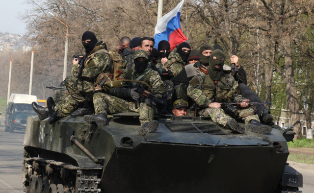 Готуються до бою: бойовики на Донбасі привели у готовність зброю