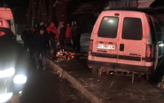 Смертельное ДТП под Львовом: грузовик влетел в Citroen