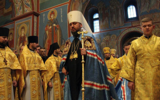 Новоизбранный митрополит Киевский и всея Украины служит первую Литургию