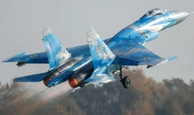 Падіння винищувача «Су-27» під Житомиром: з'явилися подробиці про пілота