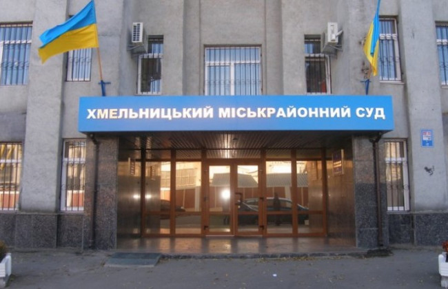 Зруйнував меморіальну дошку героям АТО: суд обрав запобіжний захід молодику