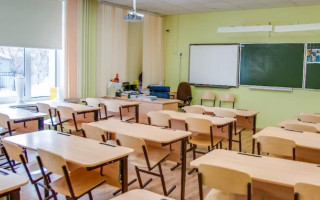 Детей в заложники взяла учительница в школе под Сумами