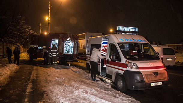 Пожар на СТО в Киеве: есть погибший