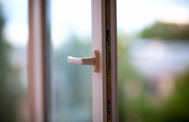 Трагедия в Кривом Роге: горе-мать с младенцем на руках выпрыгнула из окна