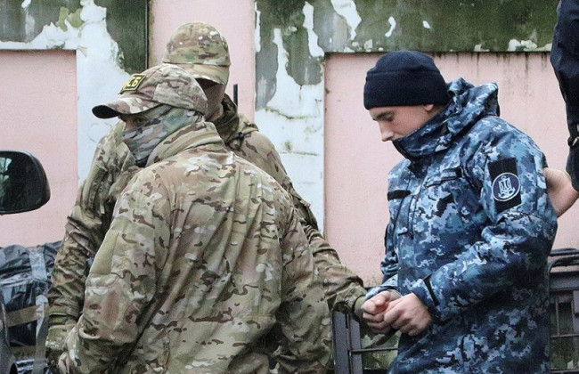 «Суд» над пленными украинцами: адвоката отказались пускать на заседание