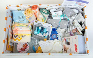 В Украине бесплатные бэби-боксы начали продавать за половину стоимости