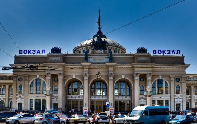 Ж/д вокзал в Одессе эвакуировали из-за сообщения о «взрывчатке»