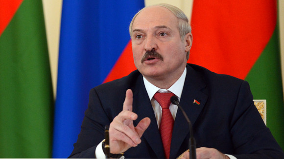 Лукашенко объяснил, почему не называет Россию «братской страной»