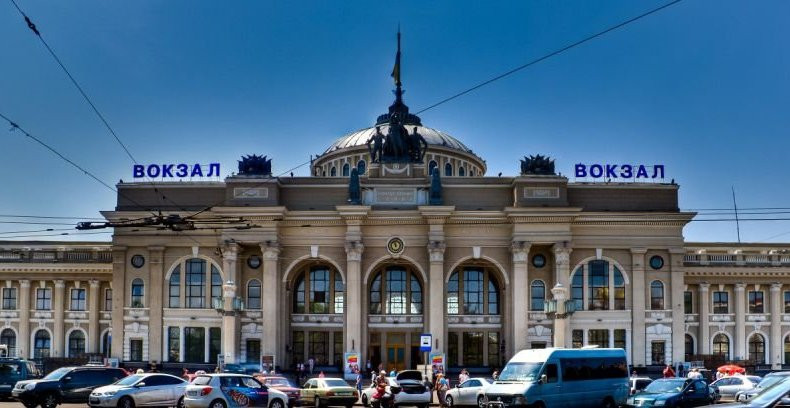 Ж/д вокзал в Одессе эвакуировали из-за сообщения о «взрывчатке»