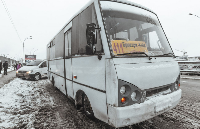 ЧП в Киеве: в маршрутном такси умер мужчина
