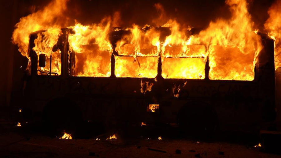 В Волынской области во время движения загорелся автобус с людьми