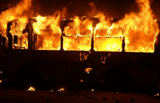 В Волынской области во время движения загорелся автобус с людьми