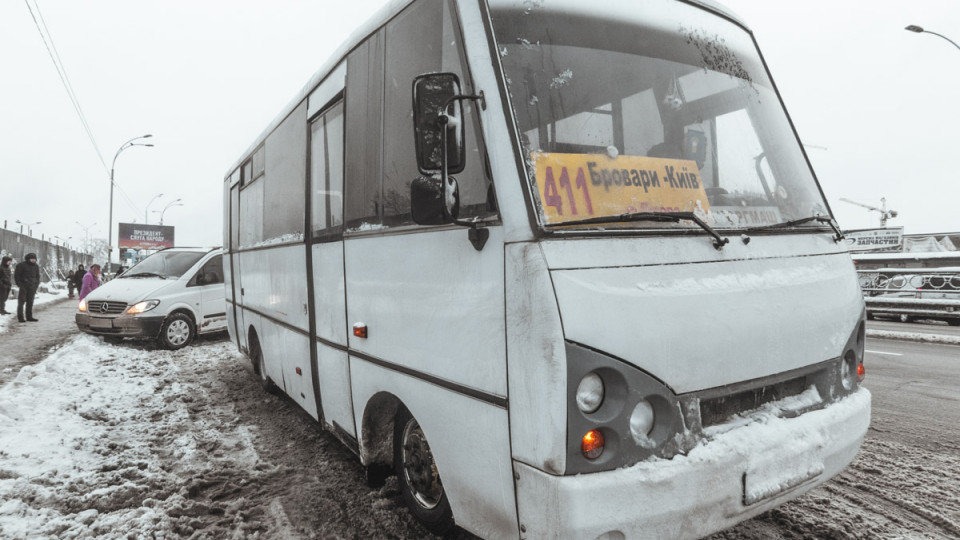 ЧП в Киеве: в маршрутном такси умер мужчина