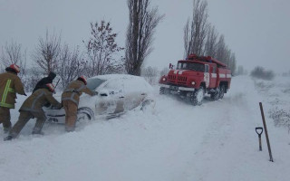 В четырех областях Украины ограничили движение транспорта