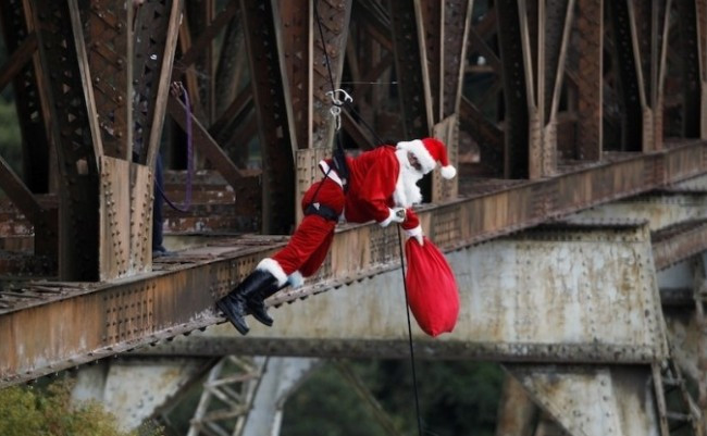 В Германии ребенок вызвал полицию из-за рождественских подарков