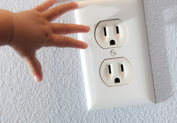 ЧП в Киеве: в детском садике ребенка ударило током