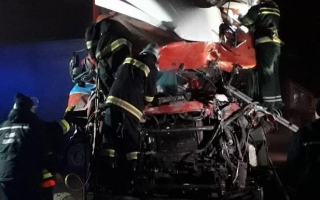 Под Хмельницком фура влетела в кафе: три человека погибли