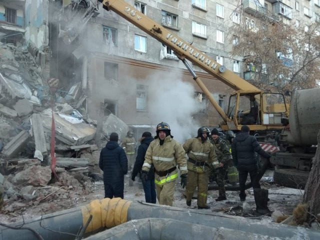В России прогремел мощный взрыв в жилом доме: обрушился подъезд девятиэтажки