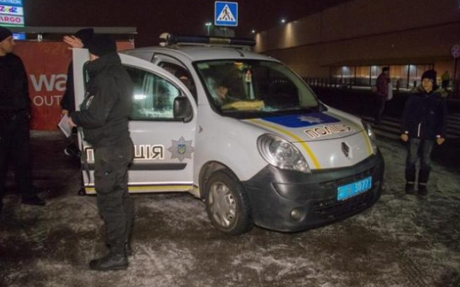 В Киеве дерзкий грабитель ранил полицейского: все подробности