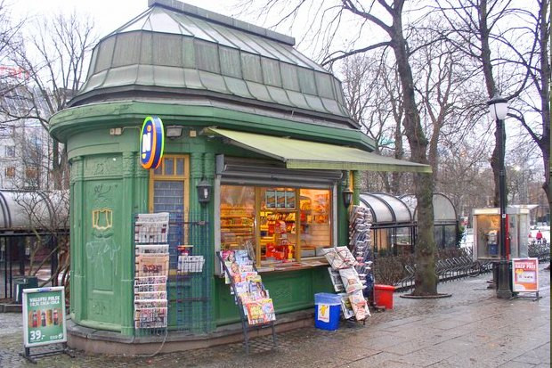 Пограбував і порізав ножем: чоловік напав на продавчиню у кіоску