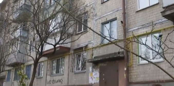 Мужчина нашел мертвого сына в квартире на Троещине
