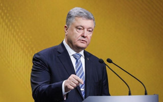 Мертвая хватка: Порошенко назвал главное оружие Путина против Украины